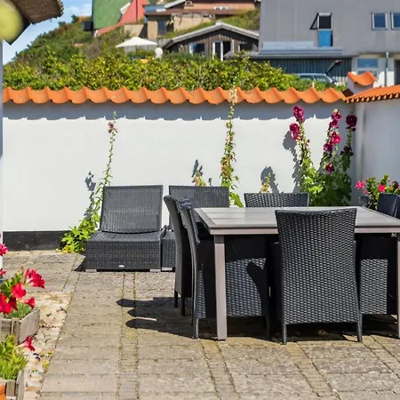 Susan - 20m From The Sea By Interhome